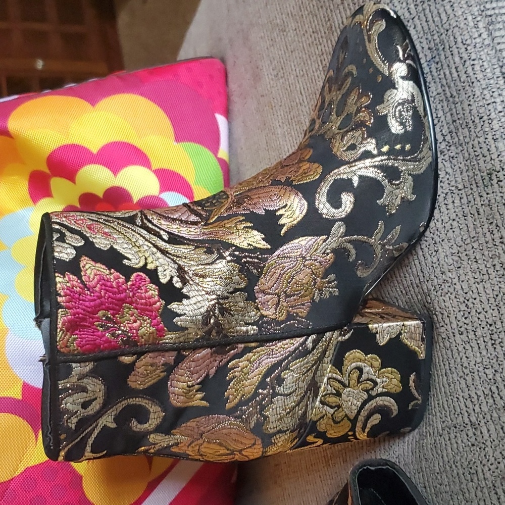 Sam Edelman Jacquard boots size 8